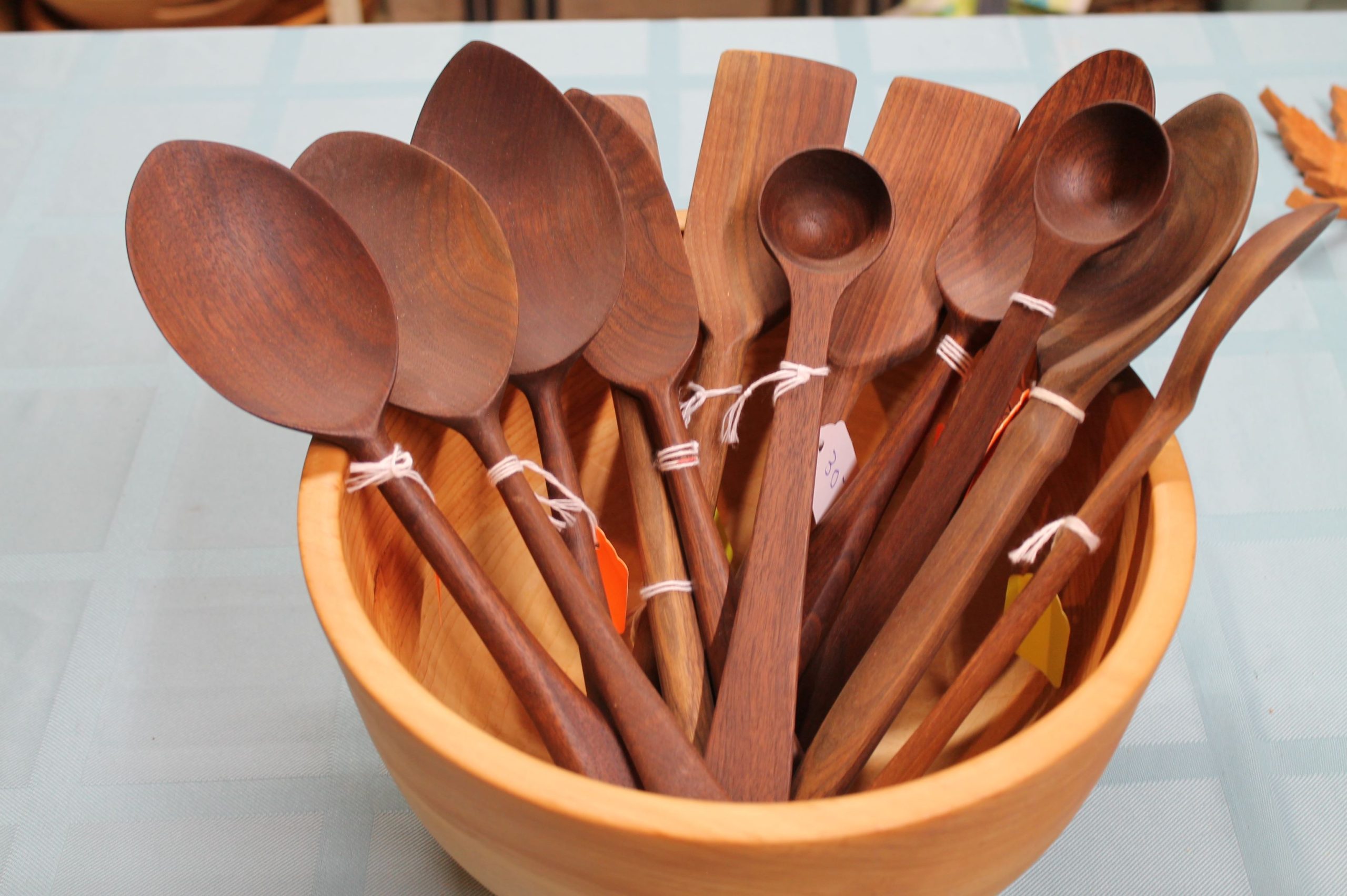 Serving spoons