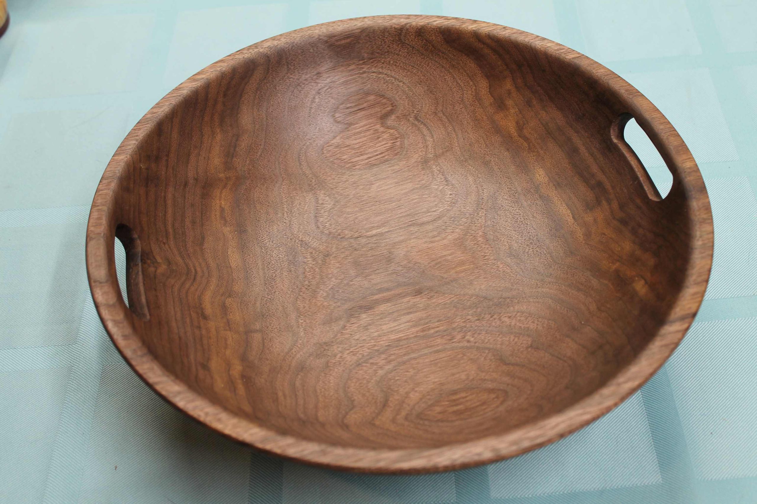 Walnut salad bowl with handles 3